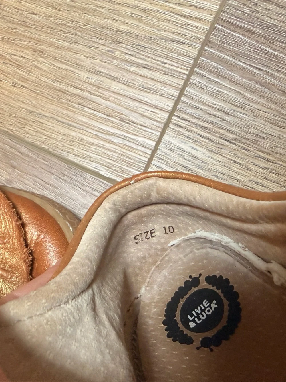Livie & Luca Ruche Mary Jane Shoes 10 Honey Gold Caramel Leather Ruffle Fall